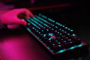 Alege cea mai buna tastatura cu lumini pentru gaming si birou